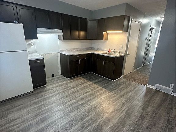 3rd image of 1029/1031/1033 E High Ave