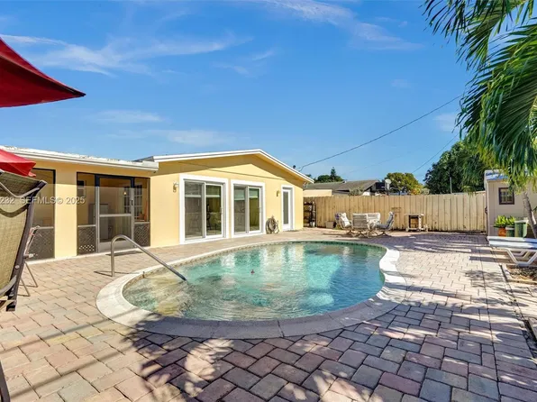 6740 Douglas St, Hollywood, FL 33024