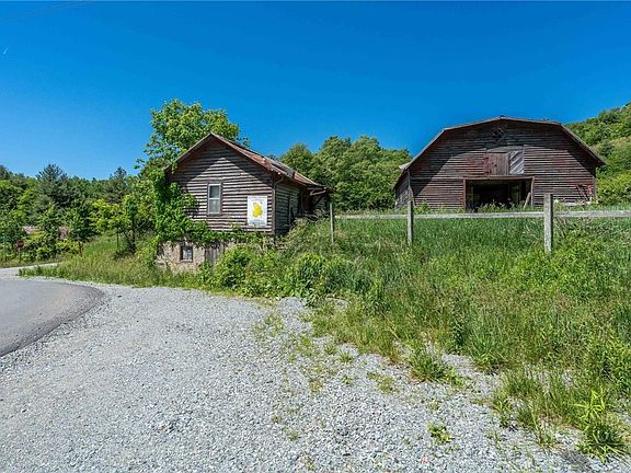 2nd image of 455 Shawnee Road