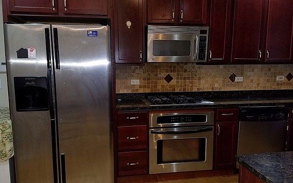 3rd image of 2049 W Morse Ave #1