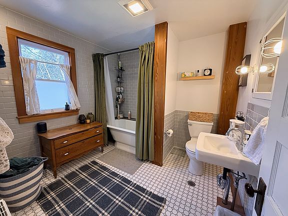 5th image of 604 Spencer Rd #1