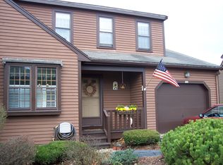 11 Hawthorne Vlg APT D, Franklin, MA 02038