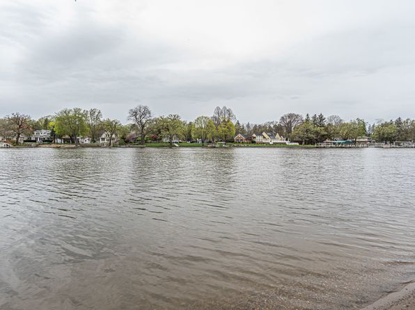 3010 Mary Ln, McHenry, IL 60051