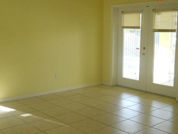 Home For Sale In Port saint lucie