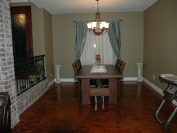 5th image of 2428 Doran Dr