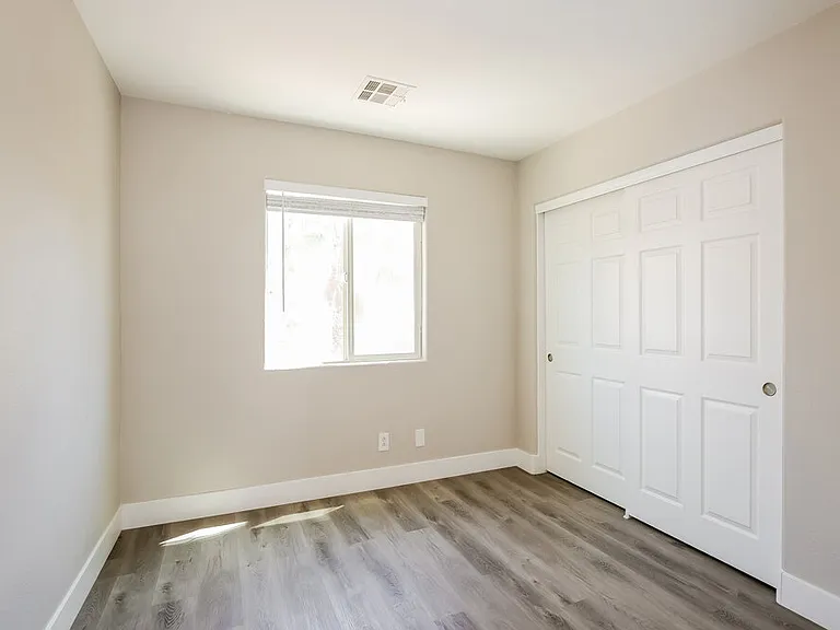 9205 Millikan Ave — Photo 14