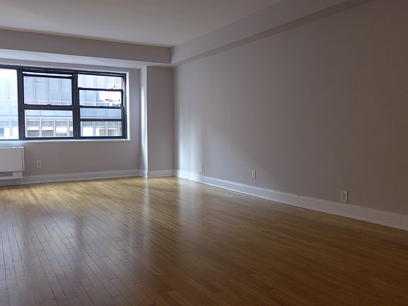 3rd image of 301 E 47th St Ph E