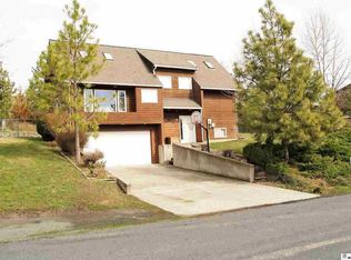 1014 Cedar Ave, Moscow, ID 83843