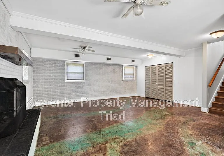 1821 W Meadowview Rd — Photo 19
