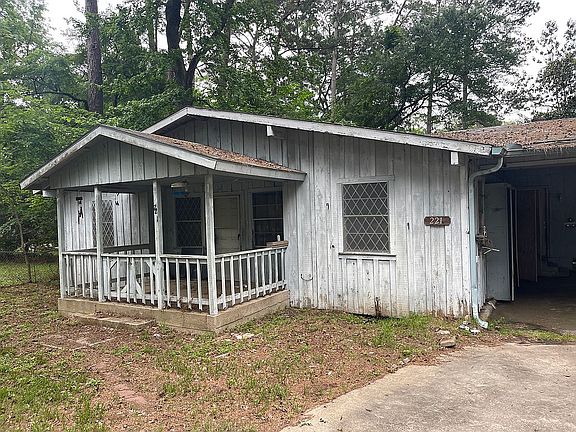 2nd image of 221 Governor Wood Dr