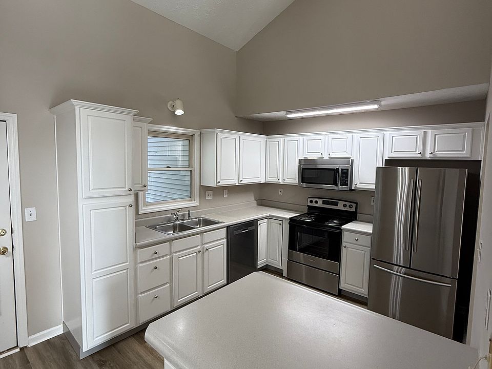 1st image of 225 Gateway Park Cir