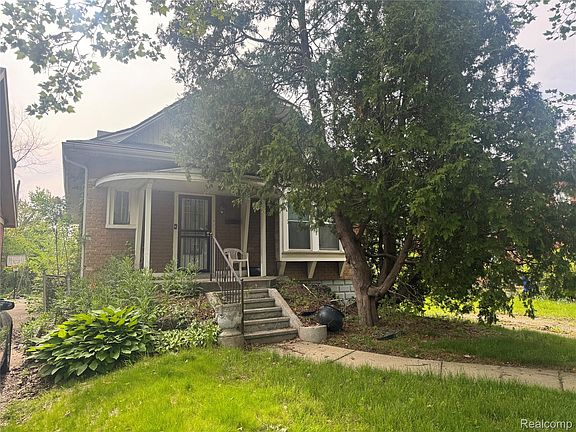 3rd image of 11409 Manor St