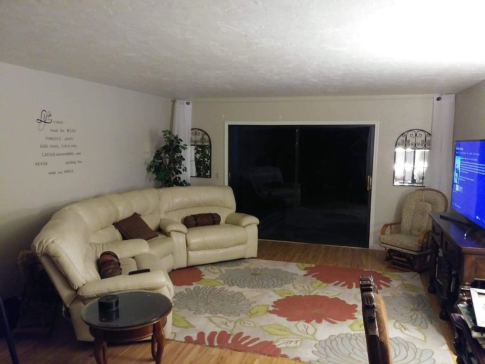 1st image of 400 E Glassboro Ct APT 3B