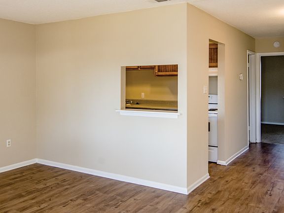 5th image of 2300 Westbrook St #93