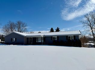 931 Mary Dr, Lapeer, MI