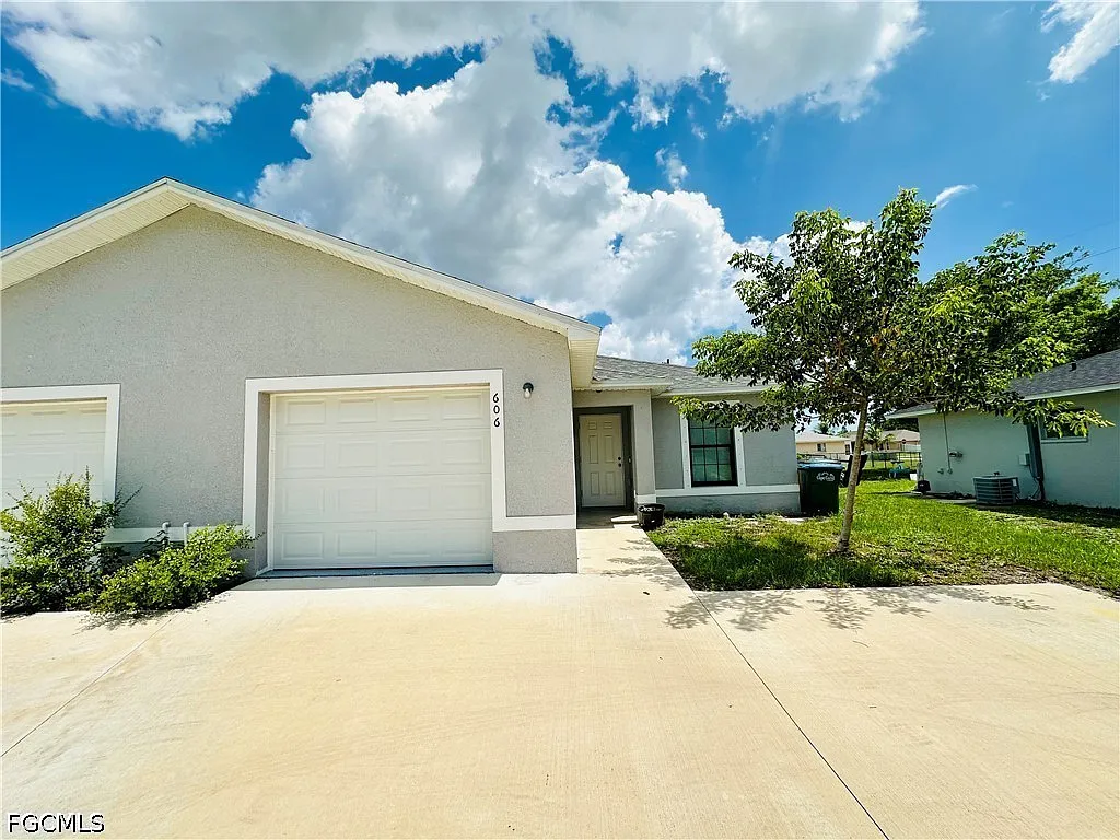 3 bed, 2.0 bath, 1200 sqft, $1,500 — Photo 1