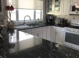 10 Flamingo Rd, Hatboro, PA 19040