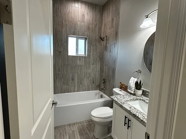 1846 Burns Ct — Photo 12