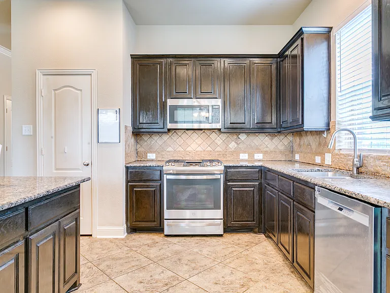 3116 Hereford Dr — Photo 13