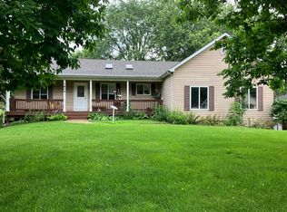 1804 W Kerry Ln, McHenry, IL 60050