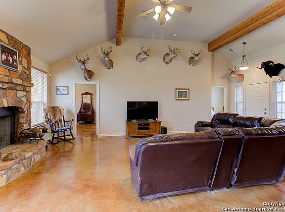 5th image of 2425 Oak Valley Dr