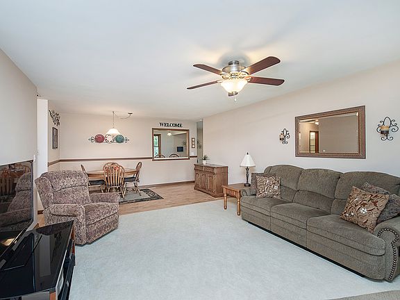 3rd image of 263 Pinedale Dr