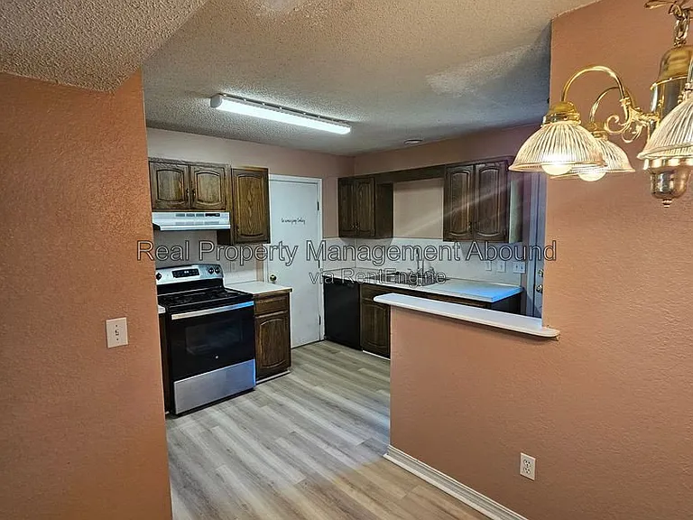 8011 N 117th East Ave — Photo 4