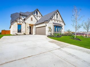 1221 Summer Grove Dr, Midlothian, TX 76065