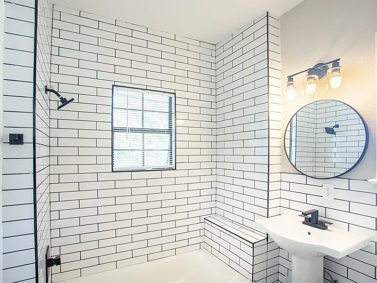 4400 Gaston Ave #6 — Photo 1