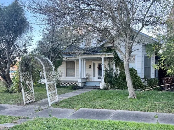 229 E Kenedy Avenue, Kingsville, TX 78363