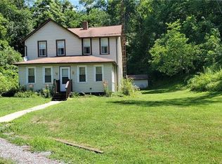 302 Morgan Ln, Wampum, PA 16157