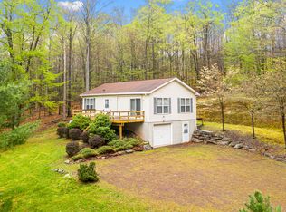 76 Zimmer Trl, Beach Lake, PA 18405