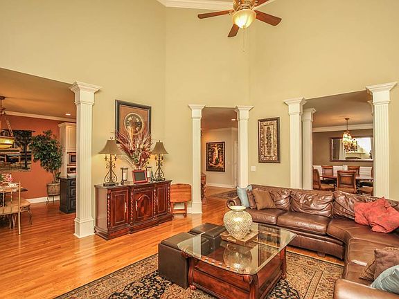 3rd image of 1454 Bradberry Dr