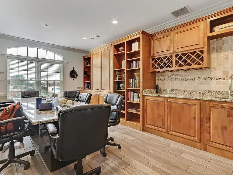 1074 Peachtree Walk NE #B222 — Photo 16