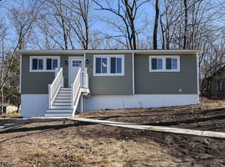 23 Bear Pond Trl, Andover, NJ 07821