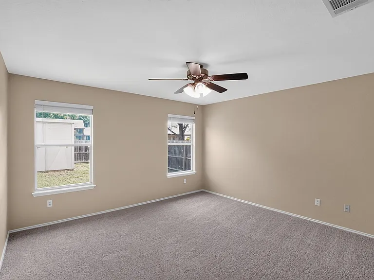 111 Mossy Rock Cv — Photo 9