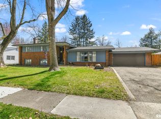 2060 Briarcliff Dr, Springfield, IL 62704