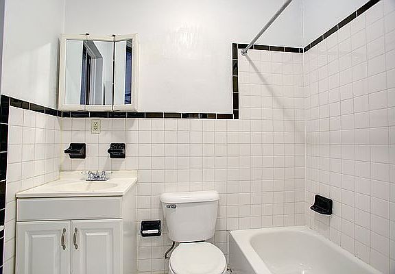 4th image of 204 W 96th St APT 3A