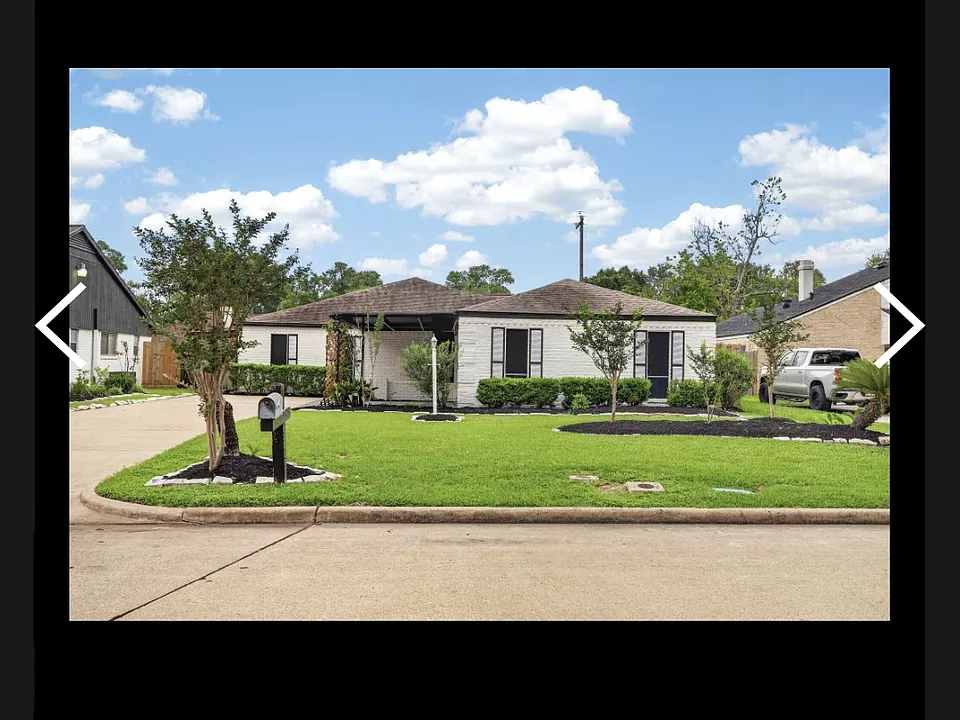 13723 Greenway Dr