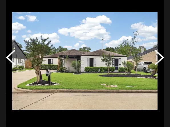 13723 Greenway Dr, Sugar Land, TX 77498