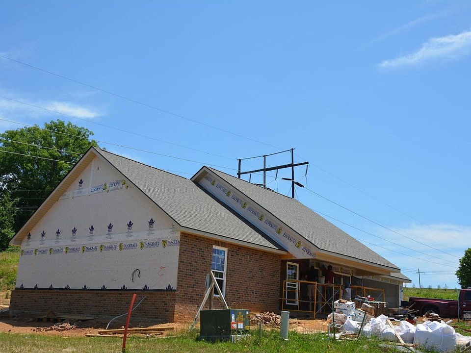 2nd image of 404 Conner Ln