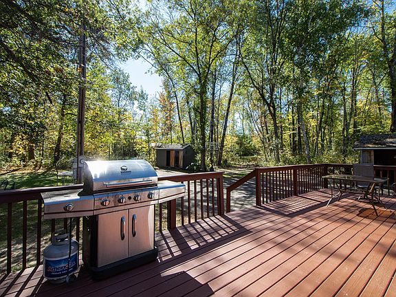 4th image of 19865 Blue Lake Rd