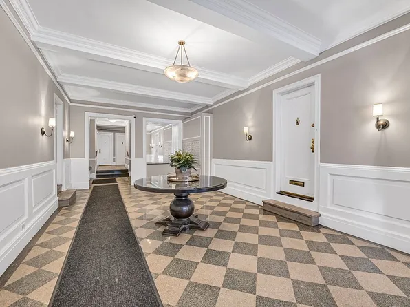 18 W 70th St APT 9H, New York, NY 10023