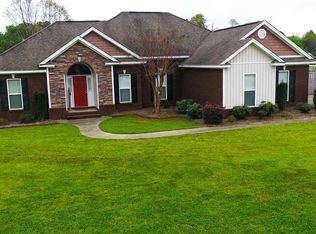 104 Taxi Ct, Deatsville, AL 36022