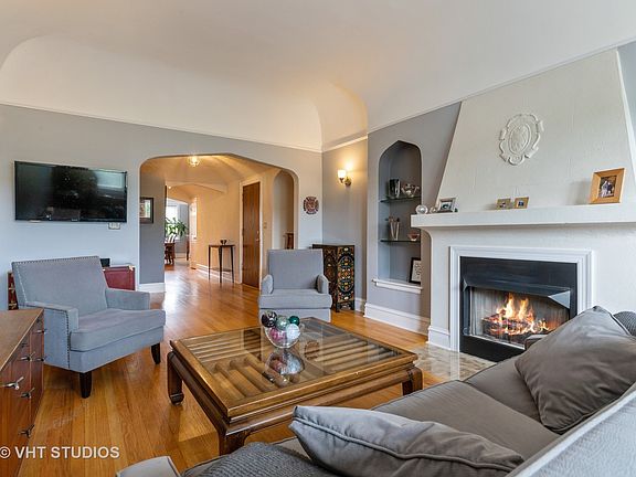 4th image of 6908 N Oakley Ave APT 3
