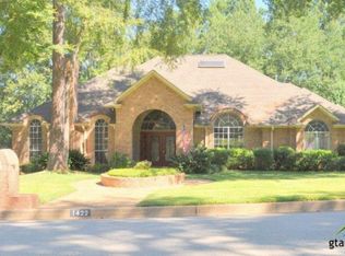 1422 Old Oak Dr, Tyler, TX 75703