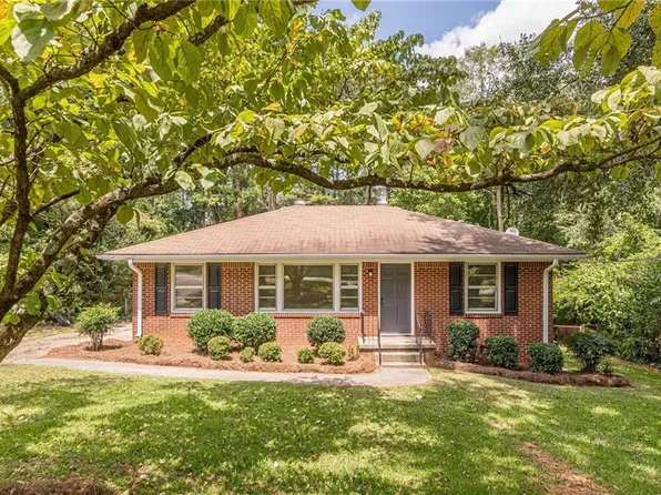 1280 Waverly Dr, Forest Park, GA 30297