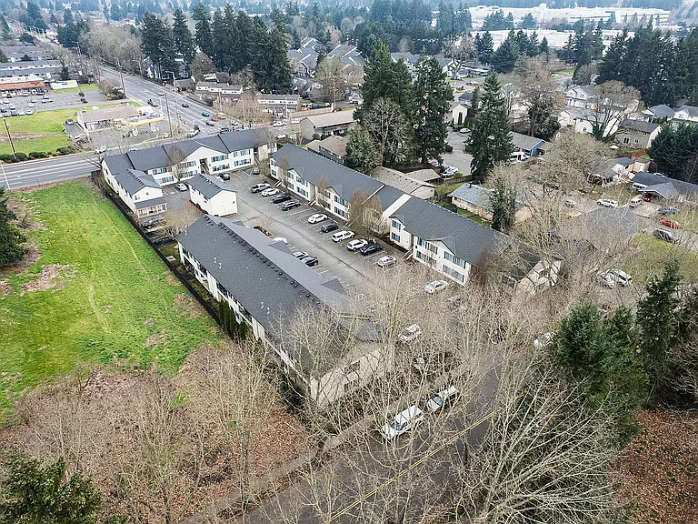 Corporate Woods Apartments — Photo 3