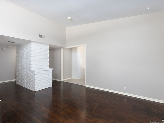 5th image of 302 BLAZE AVE