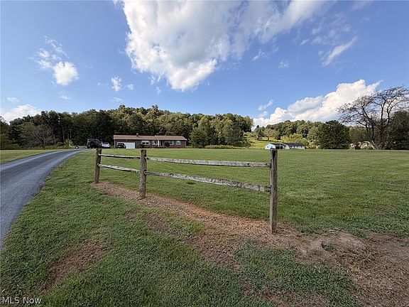 4th image of 166 Tanner Ln